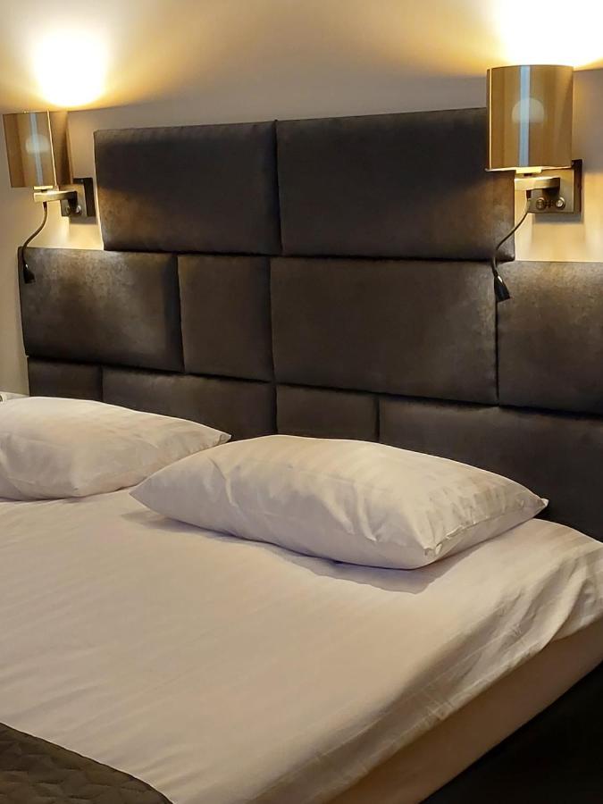 Апартаменти Spacious Two-bedroom In The Center *