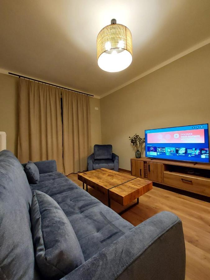 Апартаменти Spacious Two-bedroom In The Center